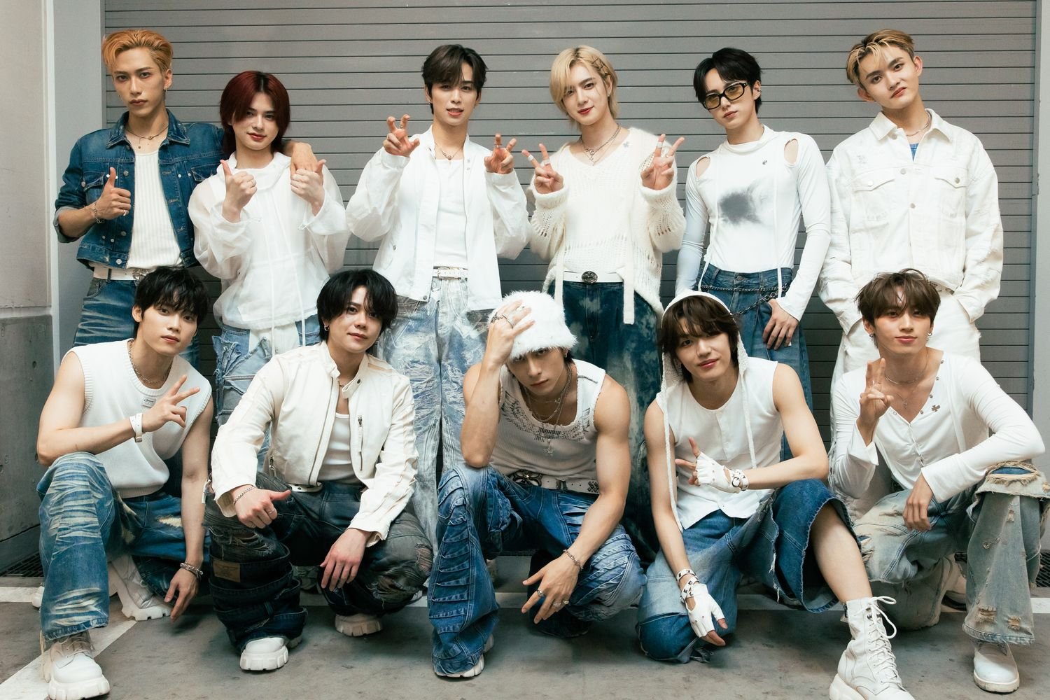 INI サプライズで新宿に登場！観客と共に作り上げる熱いライブで 明日